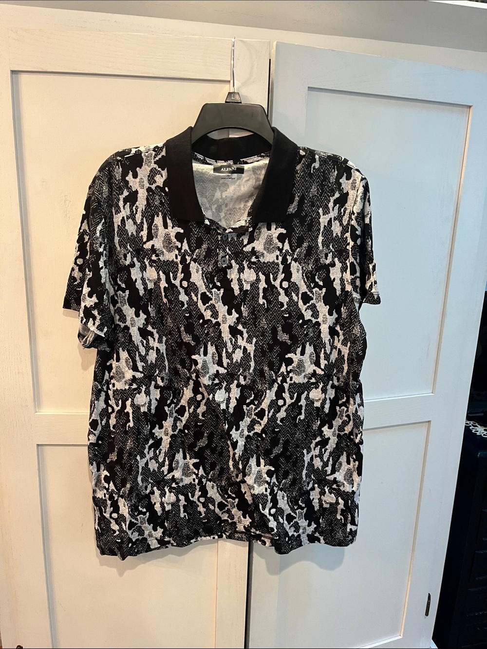 Alfani Black and White Patterned Short Sleeve Polo